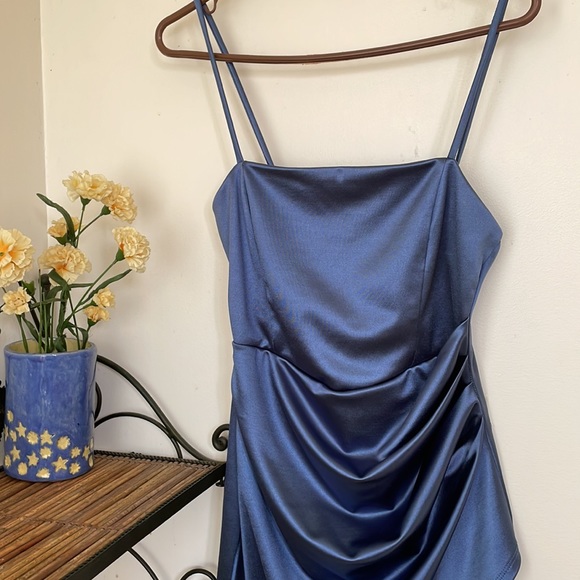 Stylish WINDSOR Dress🦋just in time for Prom👑 - Picture 2 of 6